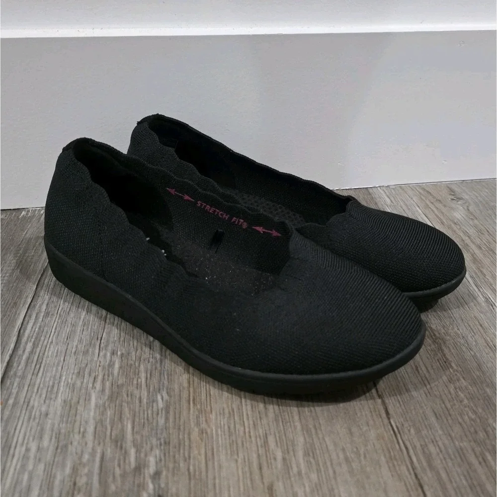 Skechers Womens Cleo Slip On Shoes Size 7.5 Black Business Casual Office Comfort